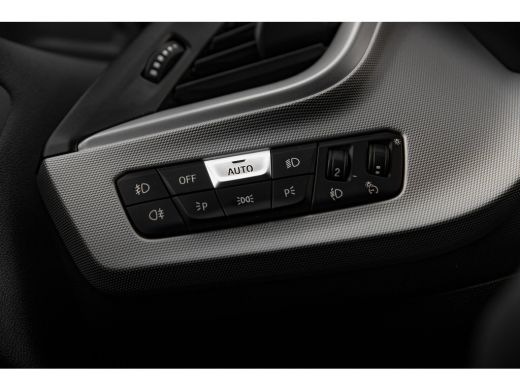 BMW 1 Serie 118i Executive Edition | Automaat | Carplay | Camera | Cruise Control ActivLease financial lease