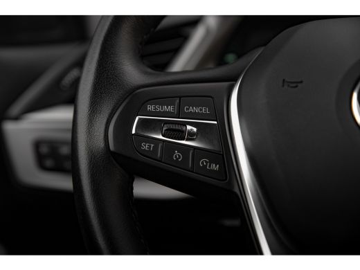 BMW 1 Serie 118i Executive Edition | Automaat | Carplay | Camera | Cruise Control ActivLease financial lease