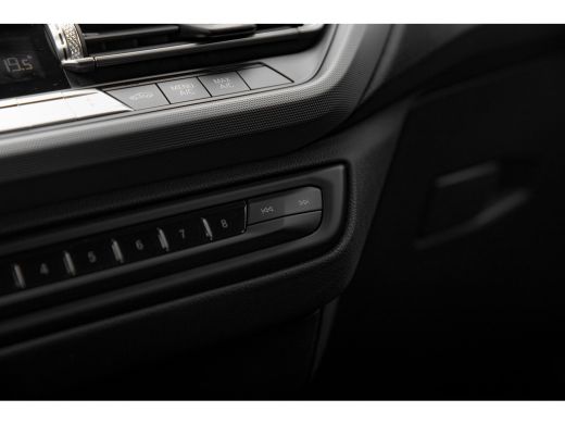 BMW 1 Serie 118i Executive Edition | Automaat | Carplay | Camera | Cruise Control ActivLease financial lease