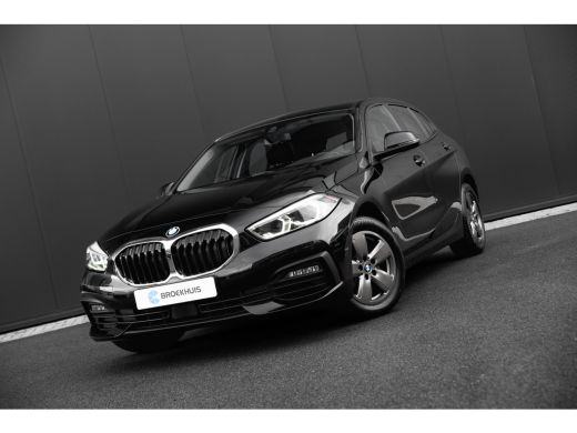 BMW 1 Serie 118i Executive Edition | Automaat | Carplay | Camera | Cruise Control ActivLease financial lease