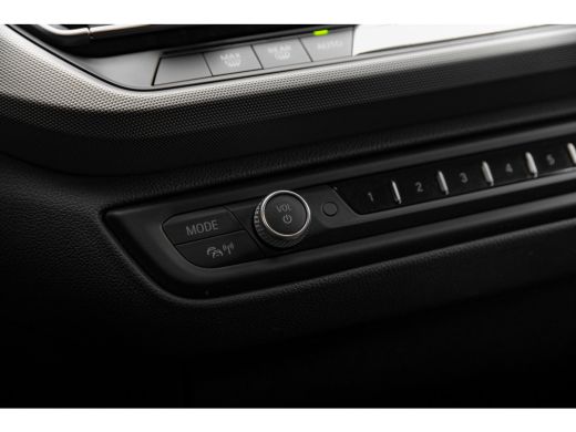 BMW 1 Serie 118i Executive Edition | Automaat | Carplay | Camera | Cruise Control ActivLease financial lease