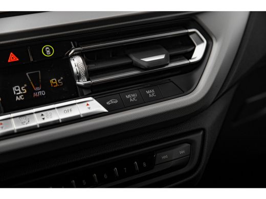 BMW 1 Serie 118i Executive Edition | Automaat | Carplay | Camera | Cruise Control ActivLease financial lease