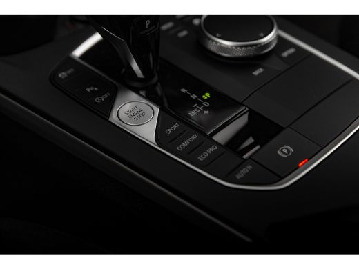 BMW 1 Serie 118i Executive Edition | Automaat | Carplay | Camera | Cruise Control ActivLease financial lease