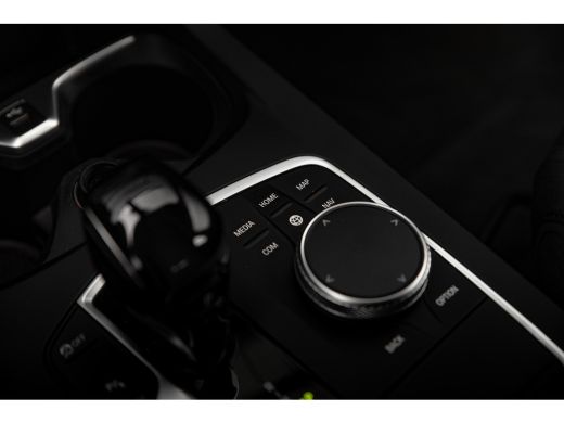 BMW 1 Serie 118i Executive Edition | Automaat | Carplay | Camera | Cruise Control ActivLease financial lease