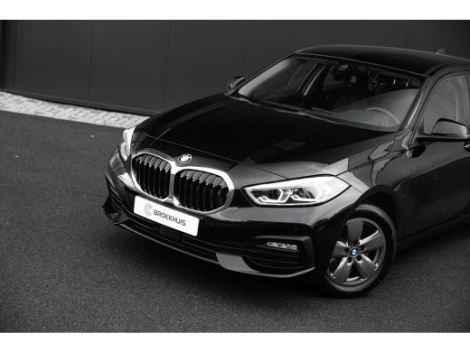BMW 1 Serie 118i Executive Edition | Automaat | Carplay | Camera | Cruise Control ActivLease financial lease
