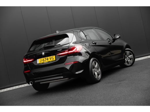 BMW 1 Serie 118i Executive Edition | Automaat | Carplay | Camera | Cruise Control ActivLease financial lease