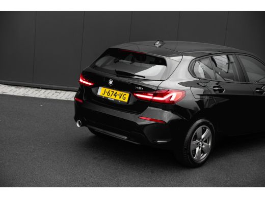 BMW 1 Serie 118i Executive Edition | Automaat | Carplay | Camera | Cruise Control ActivLease financial lease