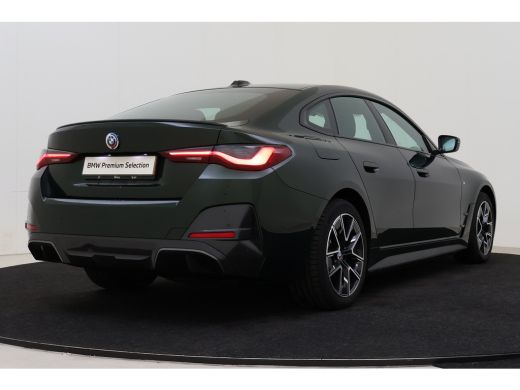 BMW i4 eDrive40 M Sport / Achteruitrijcamera / Widescreen Display / Airconditioning / Cruise Control ActivLease financial lease