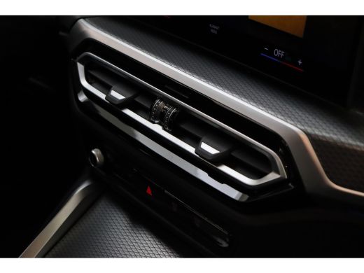 BMW i4 eDrive40 M Sport / Achteruitrijcamera / Widescreen Display / Airconditioning / Cruise Control ActivLease financial lease