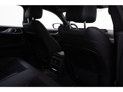 BMW i4 eDrive40 M Sport / Achteruitrijcamera / Widescreen Display / Airconditioning / Cruise Control ActivLease financial lease