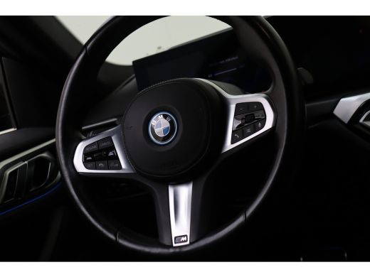 BMW i4 eDrive40 M Sport / Achteruitrijcamera / Widescreen Display / Airconditioning / Cruise Control ActivLease financial lease