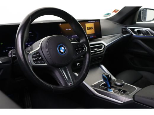 BMW i4 eDrive40 M Sport / Achteruitrijcamera / Widescreen Display / Airconditioning / Cruise Control ActivLease financial lease