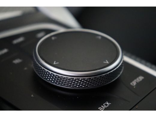 BMW i4 eDrive40 M Sport / Achteruitrijcamera / Widescreen Display / Airconditioning / Cruise Control ActivLease financial lease