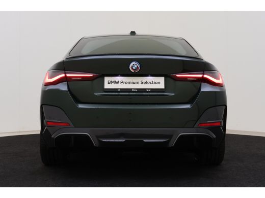 BMW i4 eDrive40 M Sport / Achteruitrijcamera / Widescreen Display / Airconditioning / Cruise Control ActivLease financial lease