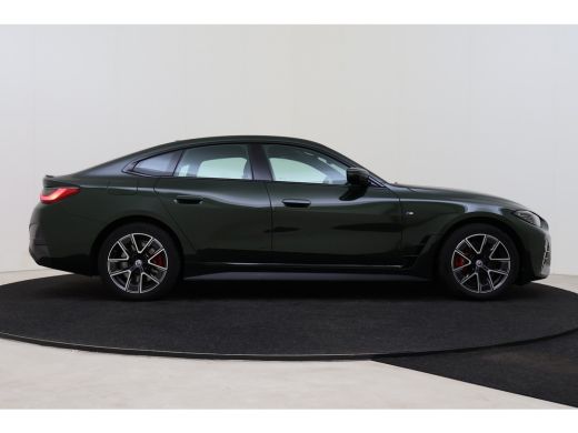 BMW i4 eDrive40 M Sport / Achteruitrijcamera / Widescreen Display / Airconditioning / Cruise Control ActivLease financial lease