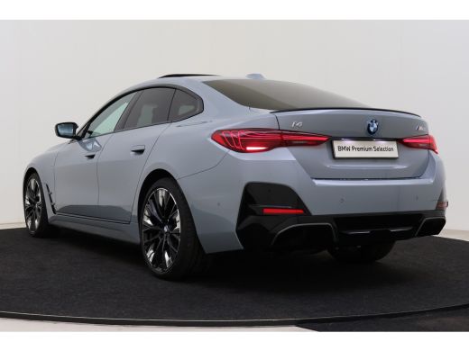BMW i4 M50 / Schuif-kanteldak / Achteruitrijcamera / M Adaptief onderstel / Adaptieve LED / Stoelverwarm... ActivLease financial lease