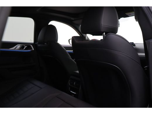 BMW i4 M50 / Schuif-kanteldak / Achteruitrijcamera / M Adaptief onderstel / Adaptieve LED / Stoelverwarm... ActivLease financial lease