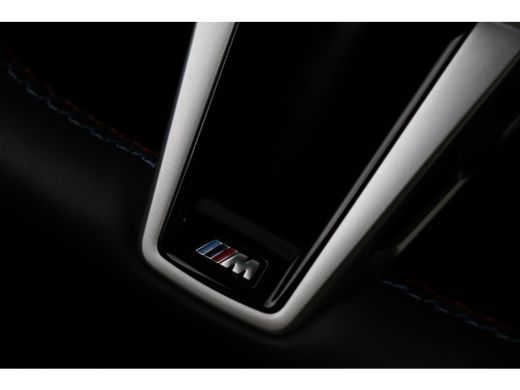 BMW i4 M50 / Schuif-kanteldak / Achteruitrijcamera / M Adaptief onderstel / Adaptieve LED / Stoelverwarm... ActivLease financial lease