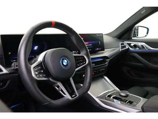 BMW i4 M50 / Schuif-kanteldak / Achteruitrijcamera / M Adaptief onderstel / Adaptieve LED / Stoelverwarm... ActivLease financial lease