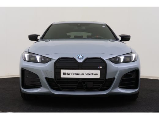 BMW i4 M50 / Schuif-kanteldak / Achteruitrijcamera / M Adaptief onderstel / Adaptieve LED / Stoelverwarm... ActivLease financial lease