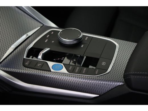 BMW i4 M50 / Schuif-kanteldak / Achteruitrijcamera / M Adaptief onderstel / Adaptieve LED / Stoelverwarm... ActivLease financial lease