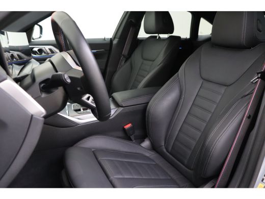 BMW i4 M50 / Schuif-kanteldak / Achteruitrijcamera / M Adaptief onderstel / Adaptieve LED / Stoelverwarm... ActivLease financial lease