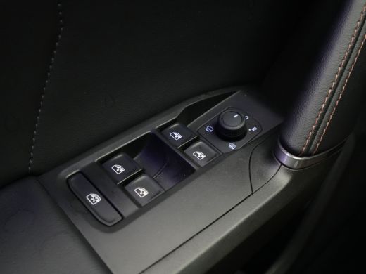 CUPRA Leon Sportstourer 1.4 e-Hybrid VZ Performance Limited Panorama Navigatie Stoel/Stuurverwarming Parkassist Carplay 213 ActivLease financial lease