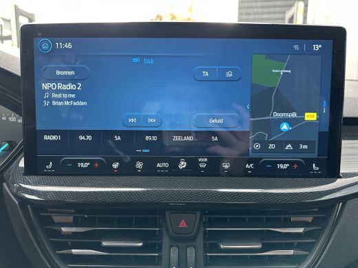 Ford Focus 1.0 155PK Hybrid ST Line AUTOMAAT | TREKHAAK AFNEEMBAAR| STOEL-, STUUR- EN VOORRUITVERWARMING| NA... ActivLease financial lease