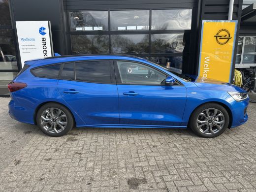 Ford Focus 1.0 155PK Hybrid ST Line AUTOMAAT | TREKHAAK AFNEEMBAAR| STOEL-, STUUR- EN VOORRUITVERWARMING| NA... ActivLease financial lease