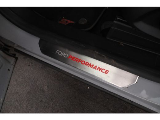 Ford Puma 1.5 EcoBoost ST-X 200pk! Panorama, Recaro etc. etc. ActivLease financial lease