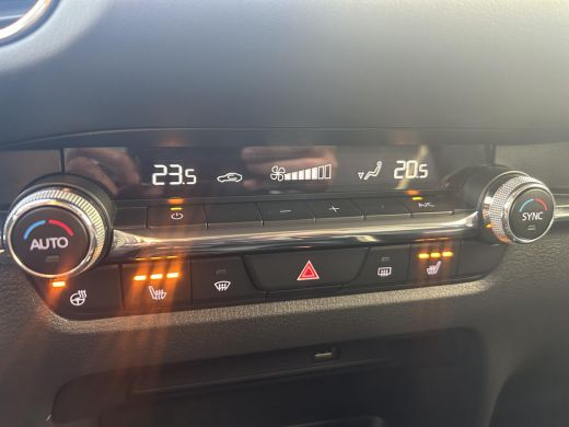 Mazda CX-30 2.0 e-SkyActiv-X M Hybrid Automaat Luxury | Stoel - Stuur verwarming | Bose audio | Parkeercamera... ActivLease financial lease