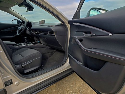 Mazda CX-30 2.5 e-SkyActiv-G M Hybrid Centre-line - 140 Pk - ParkeerCamera - Stoelverwarming - Navi ActivLease financial lease