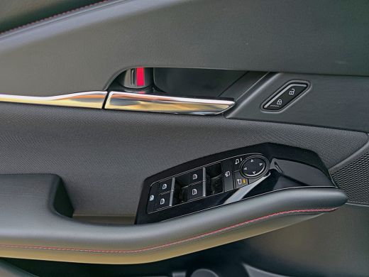 Mazda CX-30 2.5 e-SkyActiv-G M Hybrid Centre-line - 140 Pk - ParkeerCamera - Stoelverwarming - Navi ActivLease financial lease