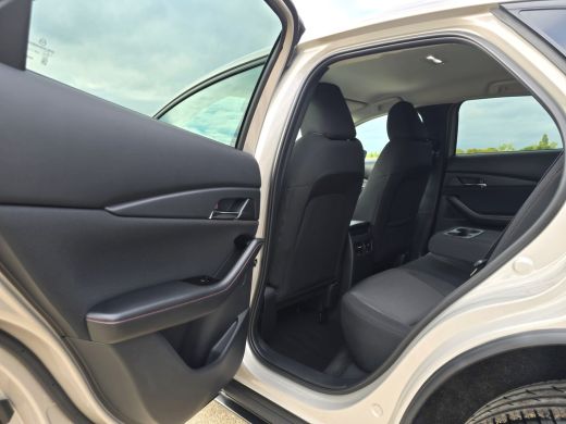 Mazda CX-30 2.5 e-SkyActiv-G M Hybrid Centre-line - 140 Pk - ParkeerCamera - Stoelverwarming - Navi ActivLease financial lease