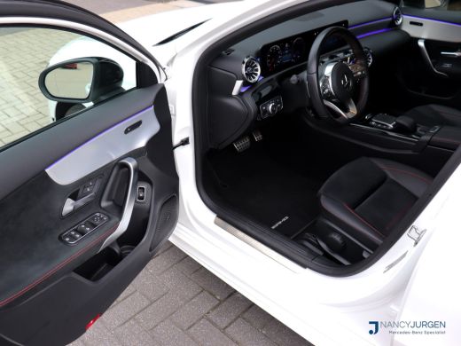 Mercedes-Benz A-Klasse 250 e AMG| 8G Aut | MBUX High End | Night Pakket | Panoramadak | Apple Car Play/Android Auto | Am... ActivLease financial lease