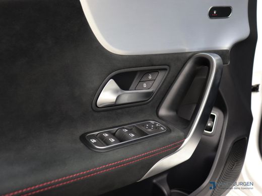 Mercedes-Benz A-Klasse 250 e AMG| 8G Aut | MBUX High End | Night Pakket | Panoramadak | Apple Car Play/Android Auto | Am... ActivLease financial lease