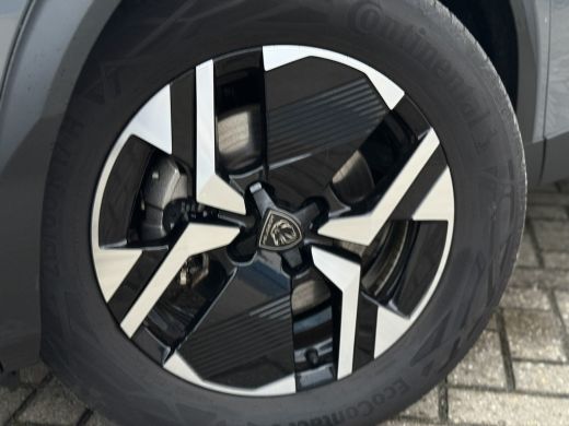Peugeot 2008 1.2 Hybrid 136 GT achteruirij camera | adeptieve cruise control | keyless start | airco | navigat... ActivLease financial lease