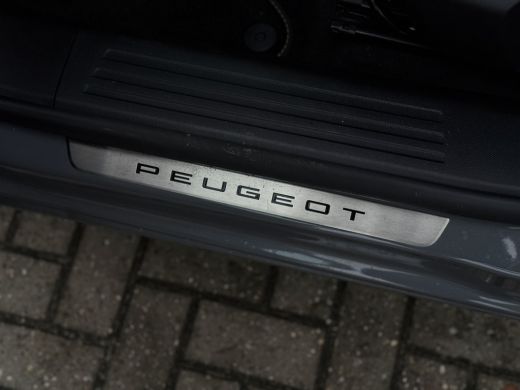 Peugeot 2008 1.2 Hybrid 136 GT achteruirij camera | adeptieve cruise control | keyless start | airco | navigat... ActivLease financial lease