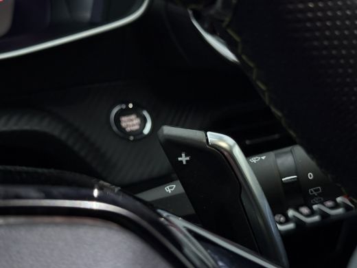 Peugeot 2008 1.2 Hybrid 136 GT achteruirij camera | adeptieve cruise control | keyless start | airco | navigat... ActivLease financial lease