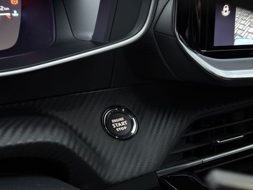 Peugeot 2008 1.2 Hybrid 136 GT achteruirij camera | adeptieve cruise control | keyless start | airco | navigat... ActivLease financial lease