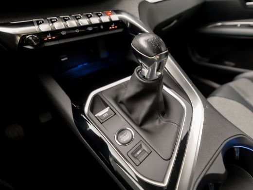 Peugeot 3008 1.2 PureTech Allure Sport (APPLE CARPLAY, GROOT NAVI, 360 CAMERA, STOELVERWARMING, LEDER, SPORTST... ActivLease financial lease