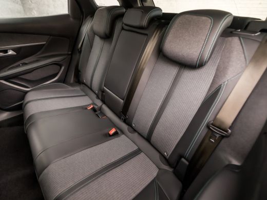 Peugeot 3008 1.2 PureTech Allure Sport (APPLE CARPLAY, GROOT NAVI, 360 CAMERA, STOELVERWARMING, LEDER, SPORTST... ActivLease financial lease