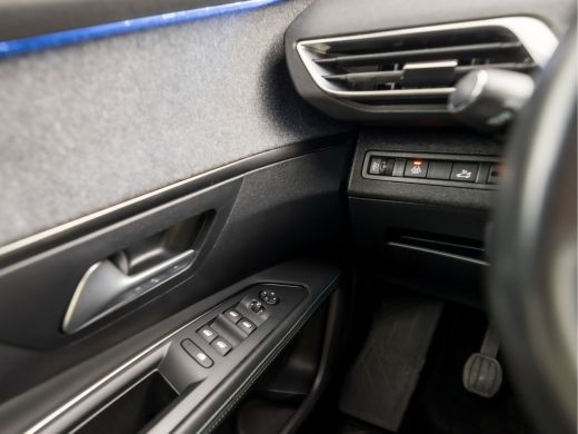 Peugeot 3008 1.2 PureTech Allure Sport (APPLE CARPLAY, GROOT NAVI, 360 CAMERA, STOELVERWARMING, LEDER, SPORTST... ActivLease financial lease