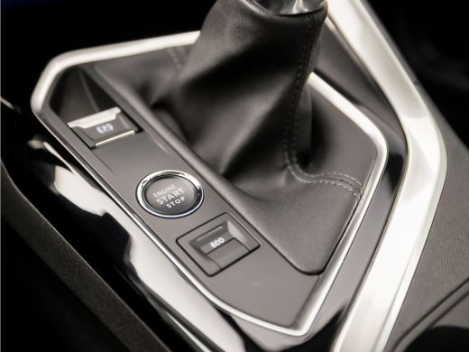 Peugeot 3008 1.2 PureTech Allure Sport (APPLE CARPLAY, GROOT NAVI, 360 CAMERA, STOELVERWARMING, LEDER, SPORTST... ActivLease financial lease