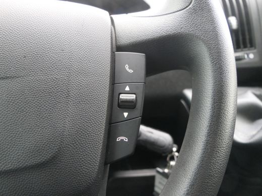 Peugeot Boxer 2.2 BlueHDi 140 L3 3.5t | Laadklep | Netjes! | Camera | Spanstangen | Meubelbak | 140pk! | Cruise... ActivLease financial lease