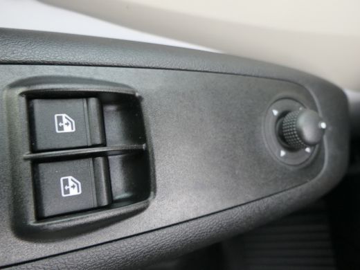 Peugeot Boxer 2.2 BlueHDi 140 L3 3.5t | Laadklep | Netjes! | Camera | Spanstangen | Meubelbak | 140pk! | Cruise... ActivLease financial lease