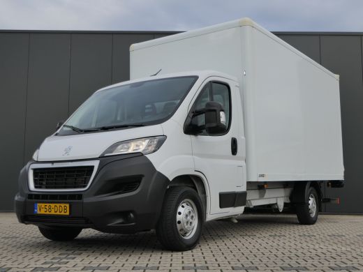 Peugeot Boxer 2.2 BlueHDi 140 L3 3.5t | Laadklep | Netjes! | Camera | Spanstangen | Meubelbak | 140pk! | Cruise... ActivLease financial lease
