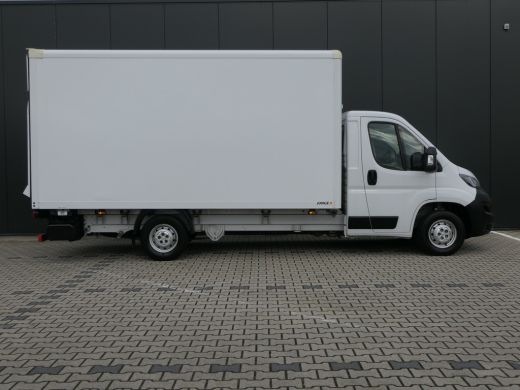 Peugeot Boxer 2.2 BlueHDi 140 L3 3.5t | Laadklep | Netjes! | Camera | Spanstangen | Meubelbak | 140pk! | Cruise... ActivLease financial lease