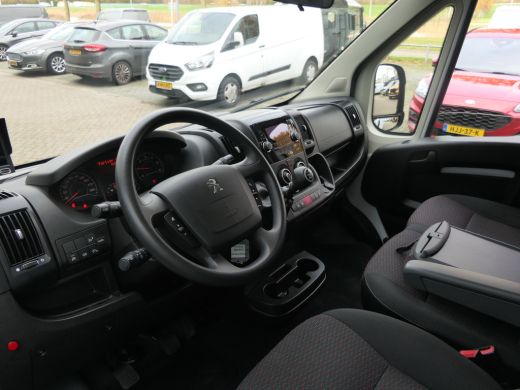 Peugeot Boxer 2.2 BlueHDi 140 L3 3.5t | Laadklep | Netjes! | Camera | Spanstangen | Meubelbak | 140pk! | Cruise... ActivLease financial lease