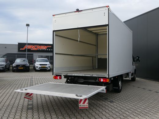 Peugeot Boxer 2.2 BlueHDi 140 L3 3.5t | Laadklep | Netjes! | Camera | Spanstangen | Meubelbak | 140pk! | Cruise... ActivLease financial lease